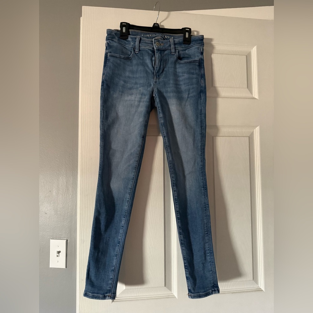 American Eagle next level skinny jegging.